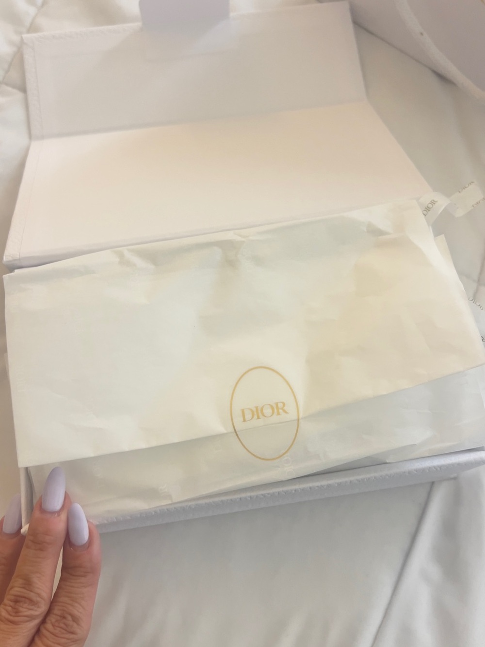 Dior White Gift Box with Blush Pink Ribbon - Picture 6 of 7